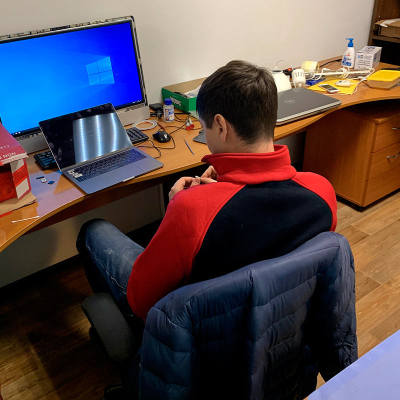 инженеры сервиса Orange Apple