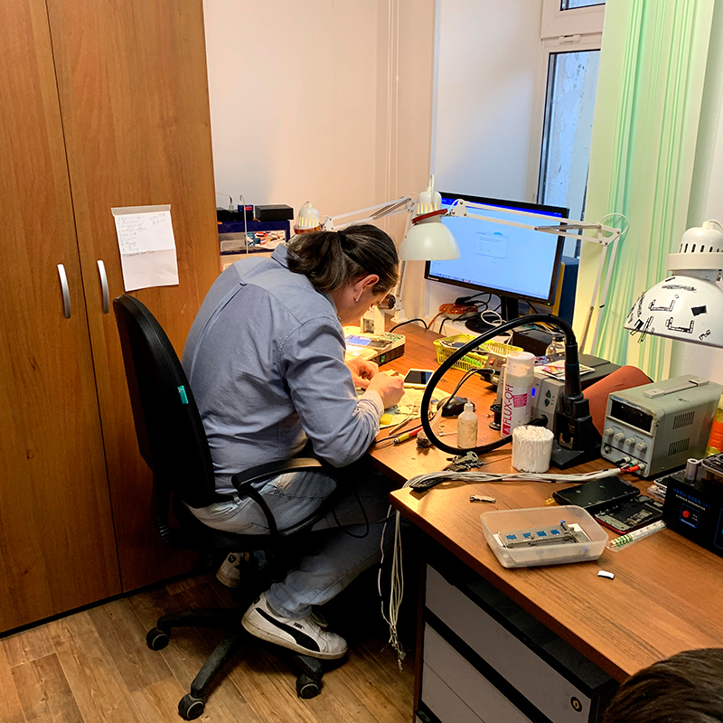 мастер за работой